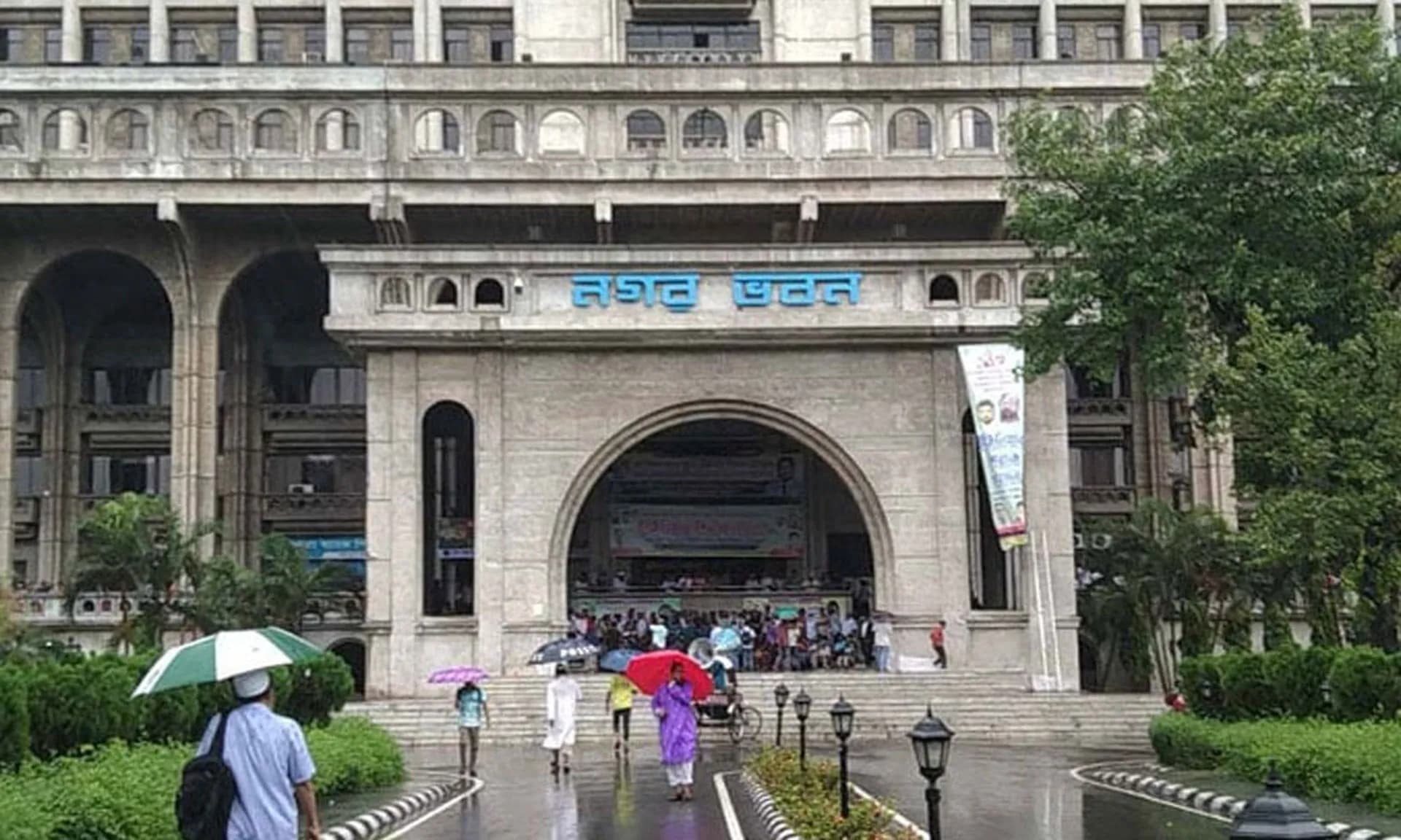 ‘মেয়র’ ইশরাকের মেয়াদ শেষ, নগর ভবনে এখনো তালা