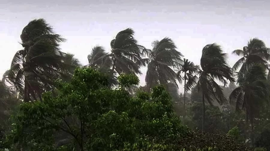 রাতের মধ্যে বরিশাল-পটুয়াখালীসহ ১০ অঞ্চলে ঝড়ের আভাস