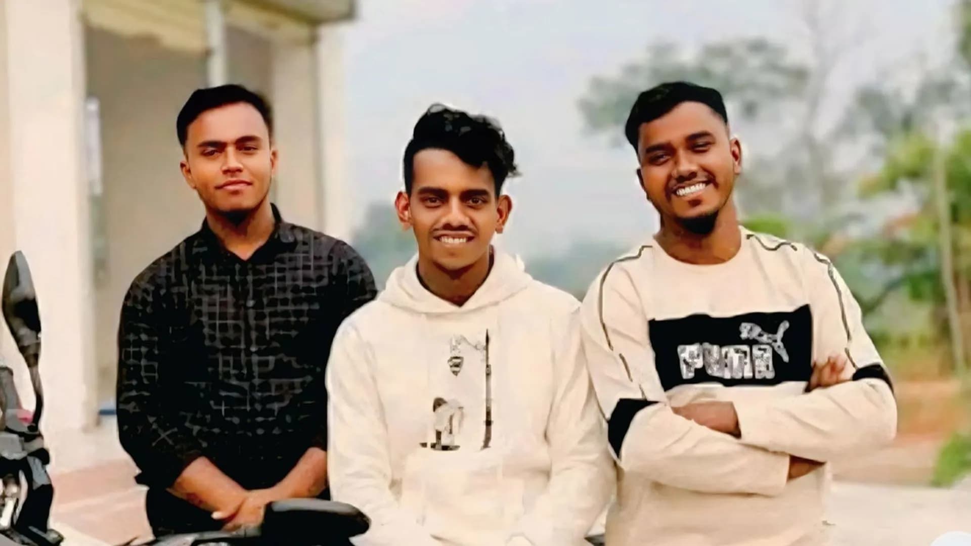 মোটরসাইকেলে ঘুরতে বের হয়ে লাশ হয়ে ফিরলেন তিন বন্ধু