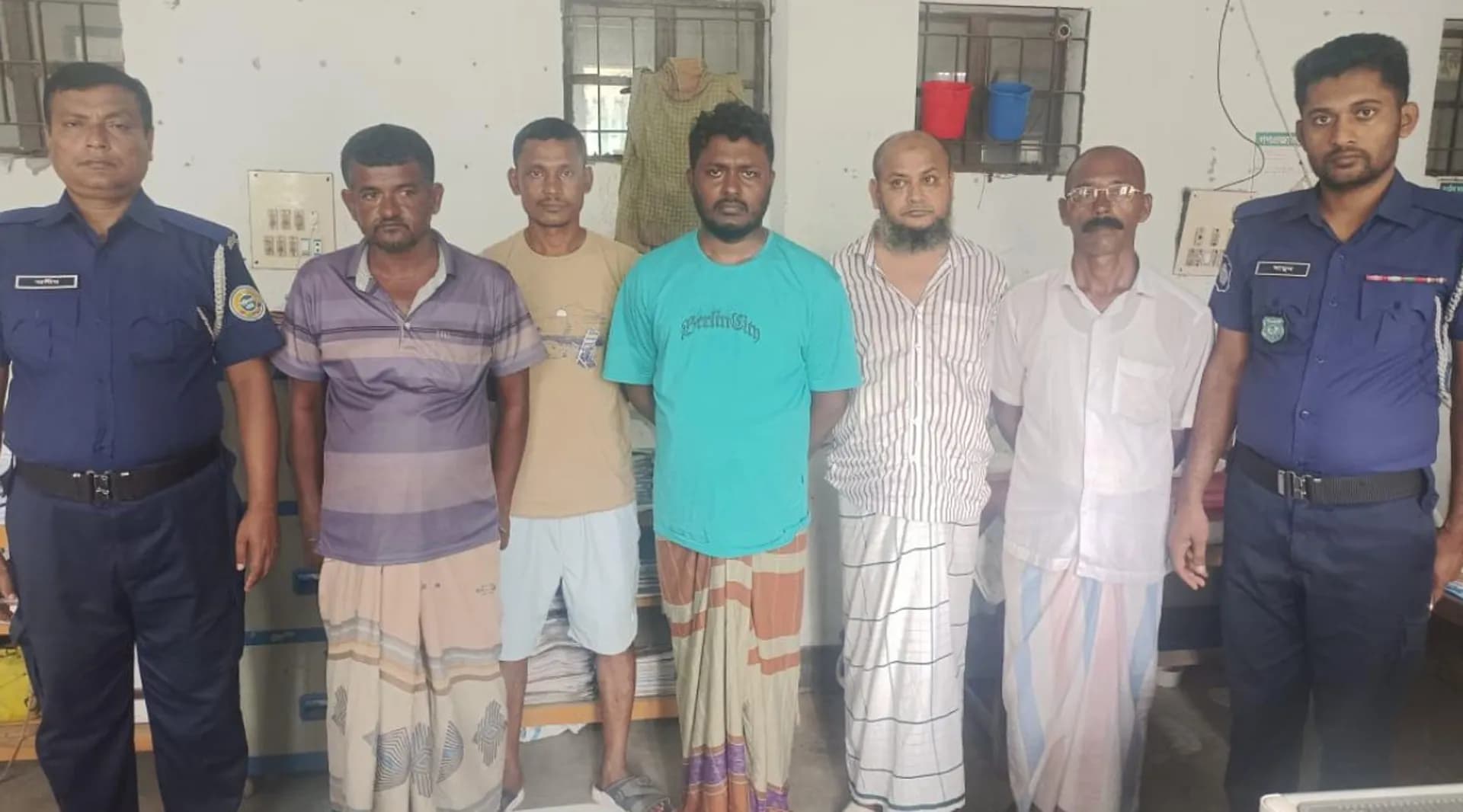 কুয়াকাটায় মৎস্য ব্যবসায়ীসহ ৫ জুয়াড়ি আটক