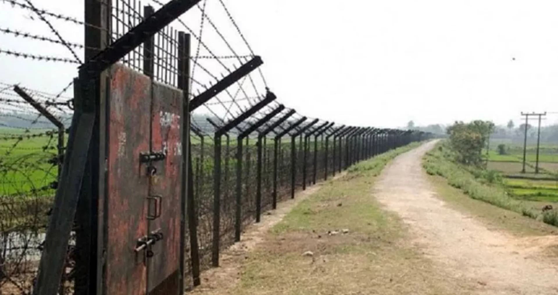 সীমান্তে টিকটক করতে গিয়ে বিএসএফের হাতে আটক ২ কলেজছাত্র