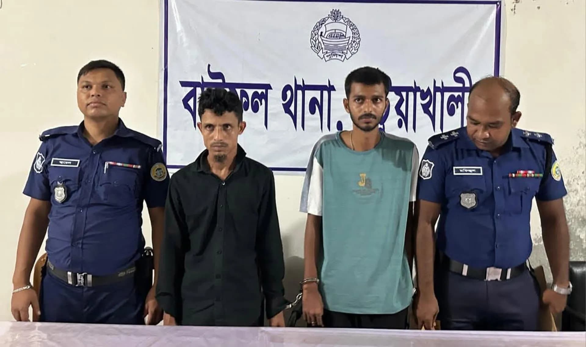 বাউফলে যৌথ বাহিনীর অভিযানে ইয়াবা ও বিদেশী মুদ্রাসহ দুই মাদক ব্যবসায়ী আটক 