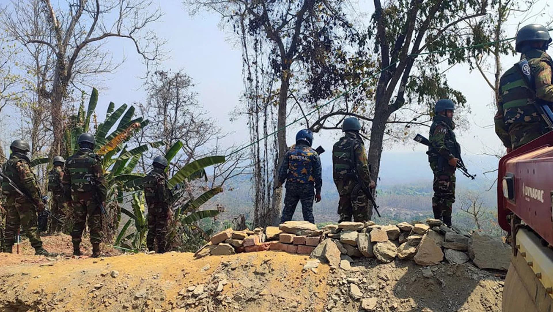 সেনাবাহিনীর অভিযানে কেএনএ কমান্ডারসহ নিহত ২