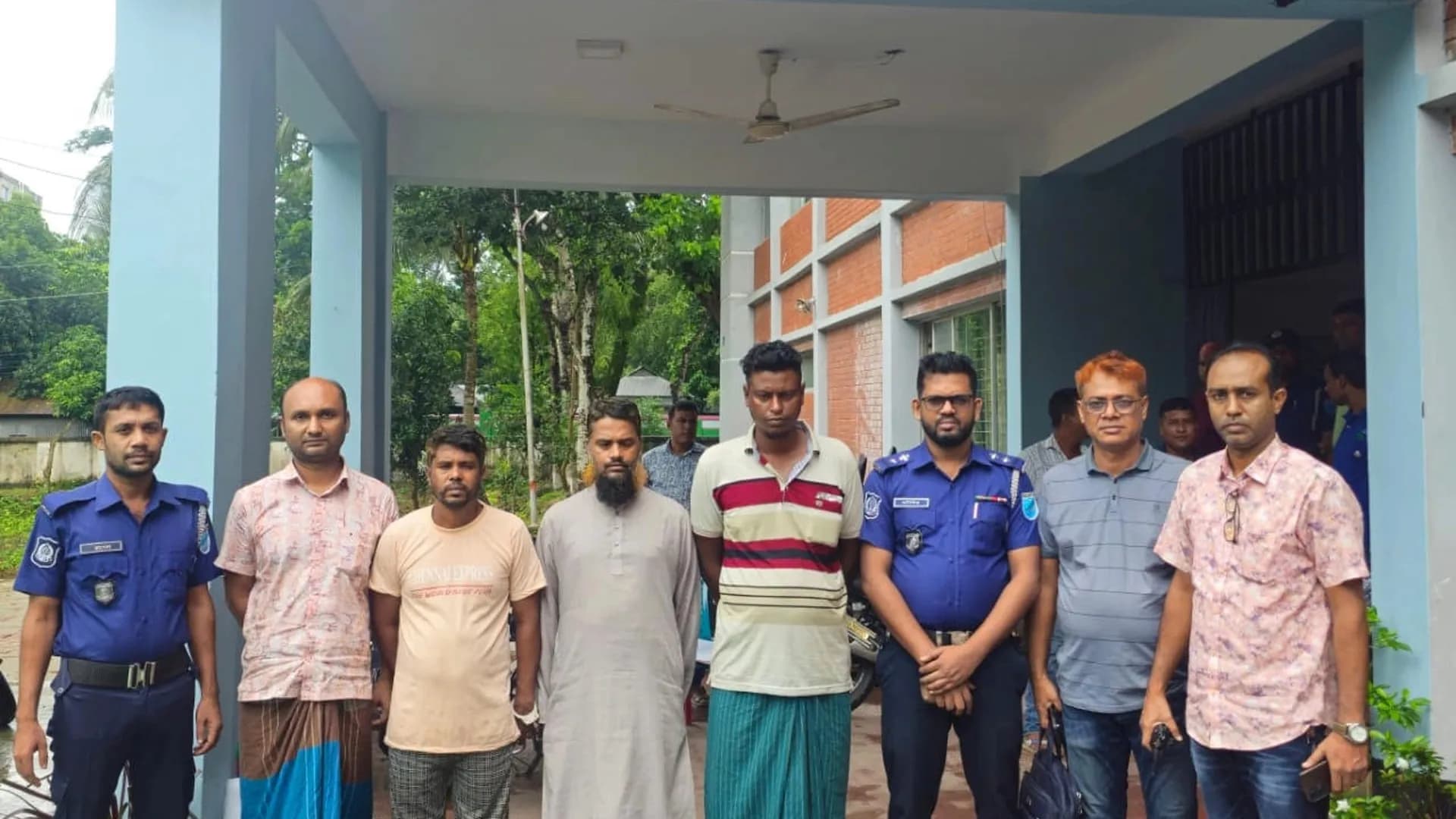 দিনে স্কুলশিক্ষক, রাতে ভয়ংকর ডাকাত