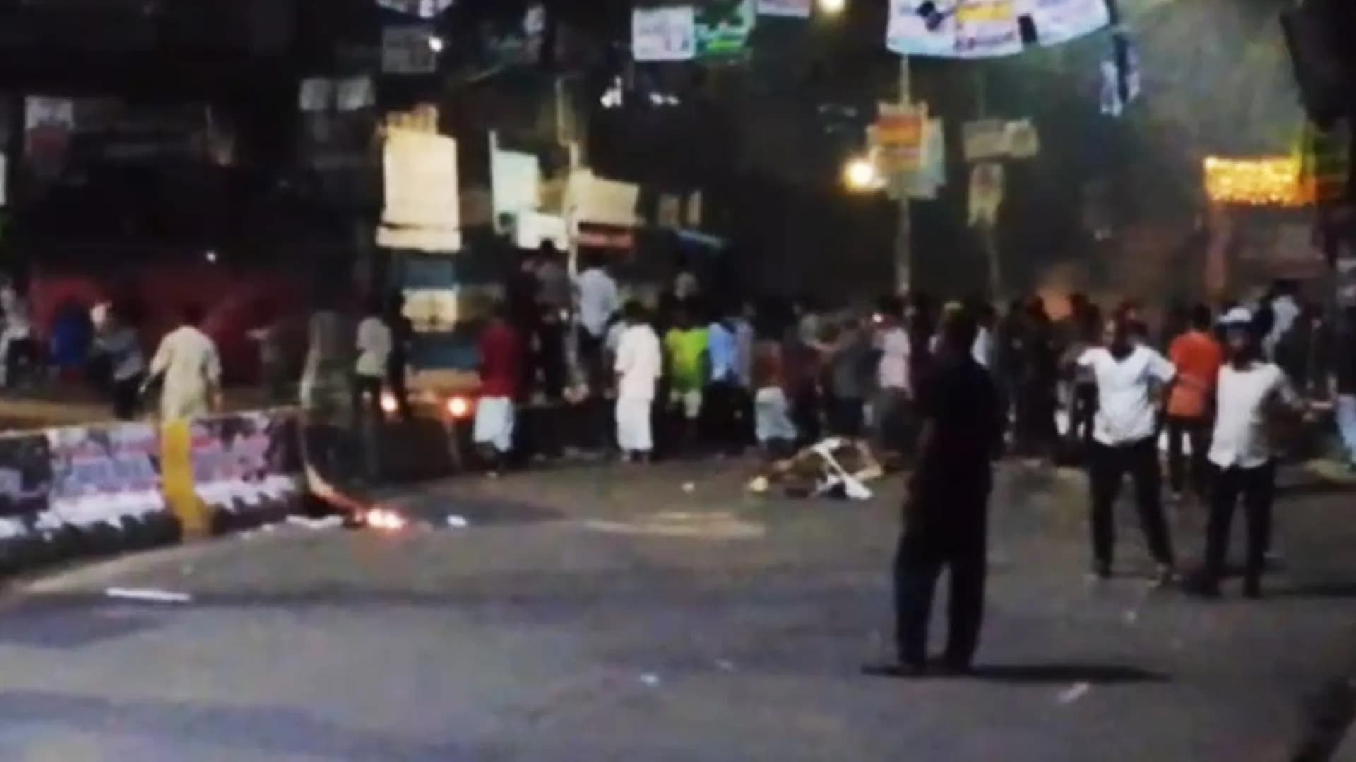 মধ্যরাতে শিবির-ছাত্রদলের ধাওয়া-পাল্টাধাওয়া