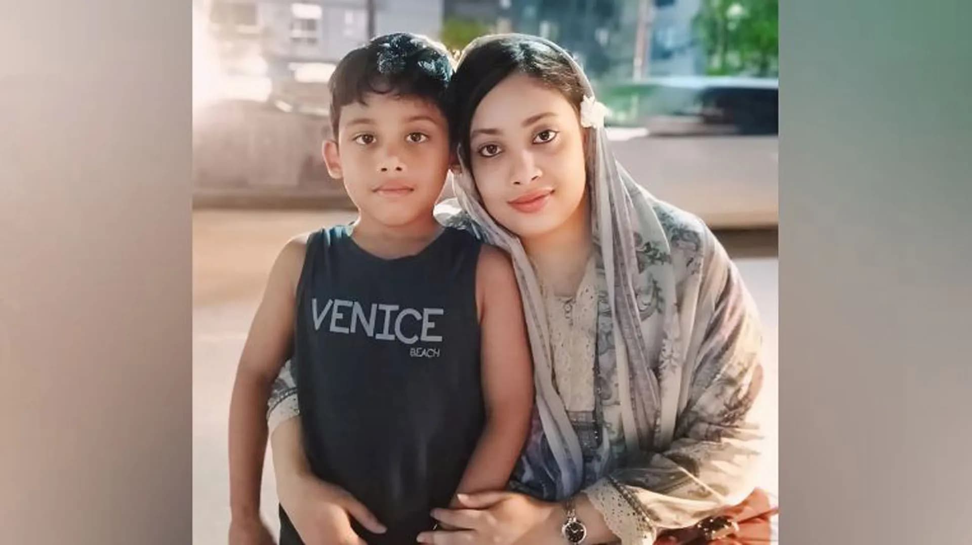 ছেলে বেঁচে ফিরলেও পাওয়া যাচ্ছে না মাকে