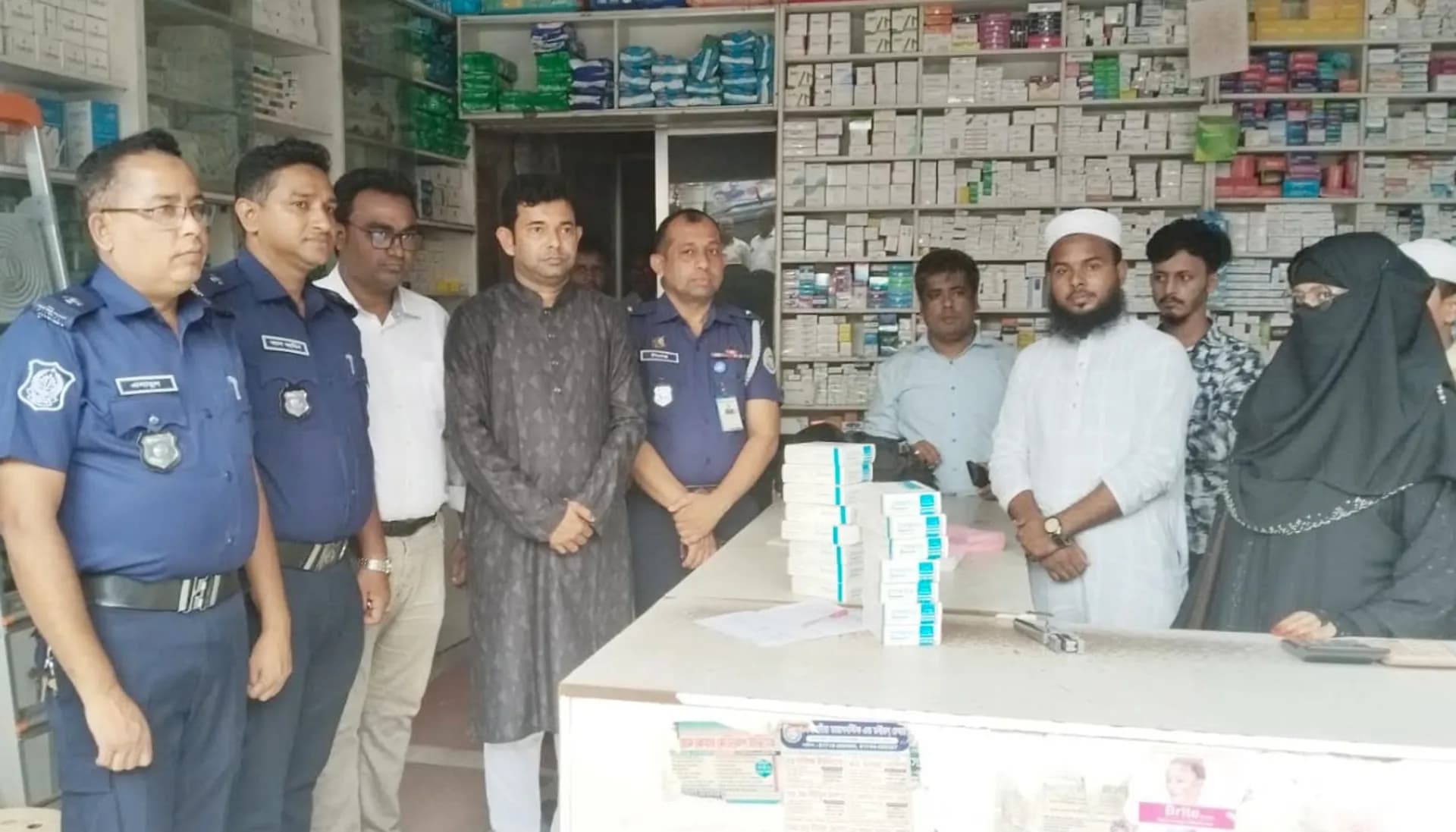 লালমোহনে ফার্মেসি মালিককে ৫০ হাজার টাকা জরিমানা