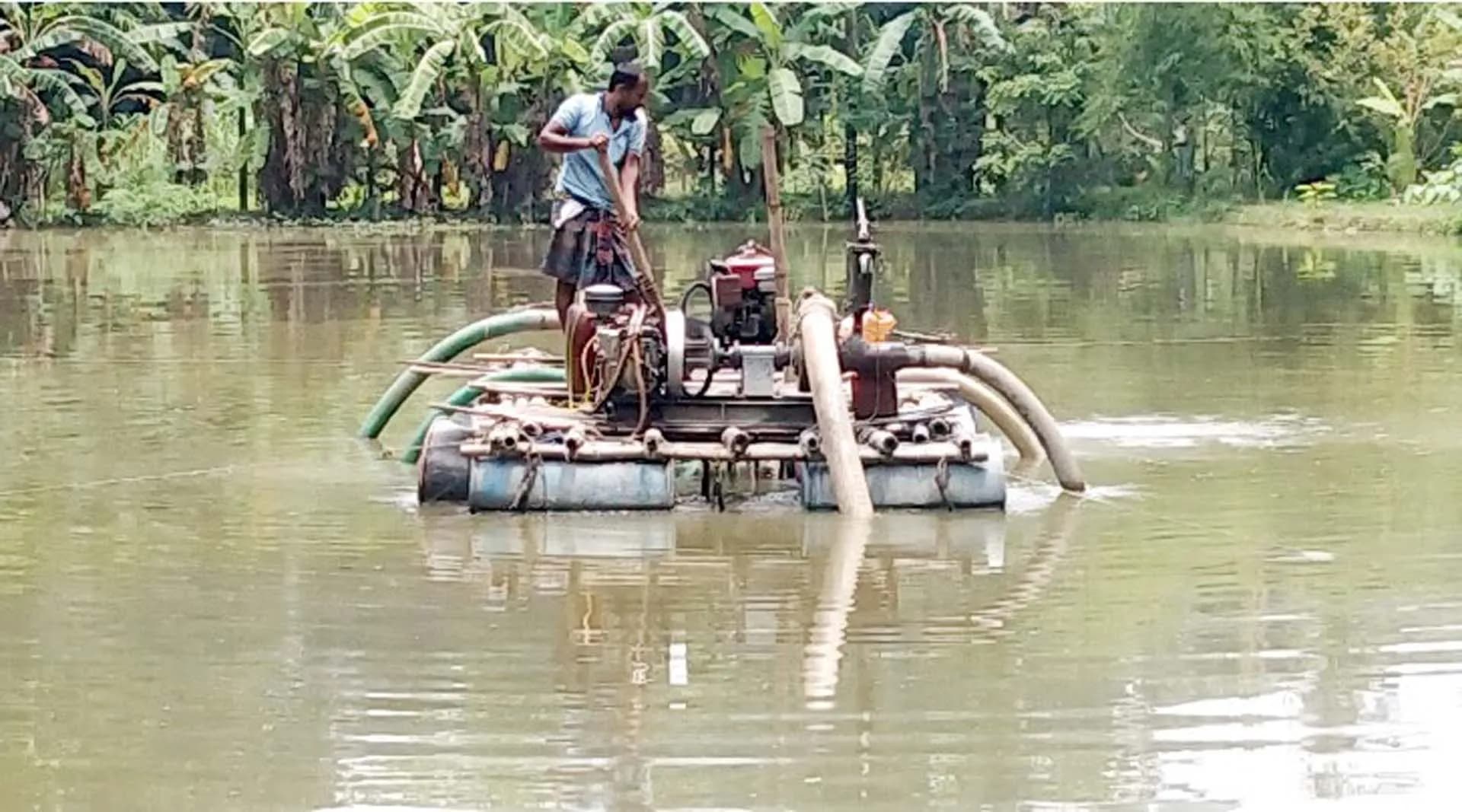 বরিশালে রাজনৈতিক ছত্রচ্ছায়ায় অবৈধভাবে বালু উত্তোলন