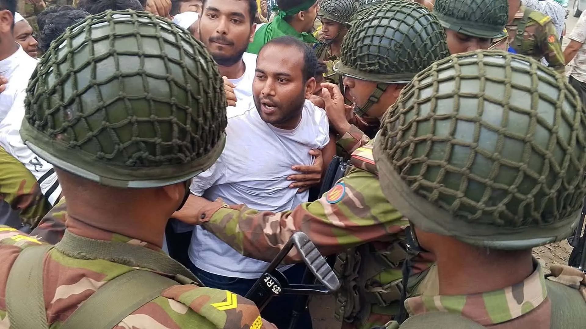 স্বাস্থ্য উপদেষ্টাকে ২৪ ঘণ্টার আল্টিমেটাম