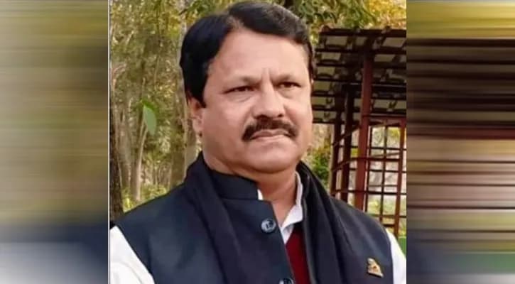 বাকেরগঞ্জ পৌরসভার সাবেক মেয়র লোকমান ডাকুয়া গ্রেপ্তার 