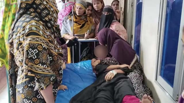 ভোলায় আমড়া ভর্তা খেয়ে হাসপাতালে ৬ শিক্ষার্থী