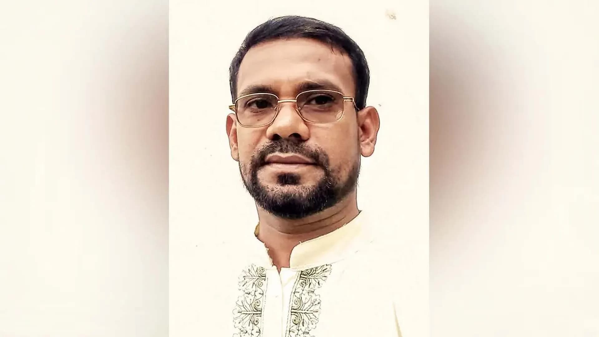 পটুয়াখালীতে চাঁদা না দেওয়ায় গণঅধিকার নেতার হাতে ইউপি চেয়ারম্যান লাঞ্ছিত