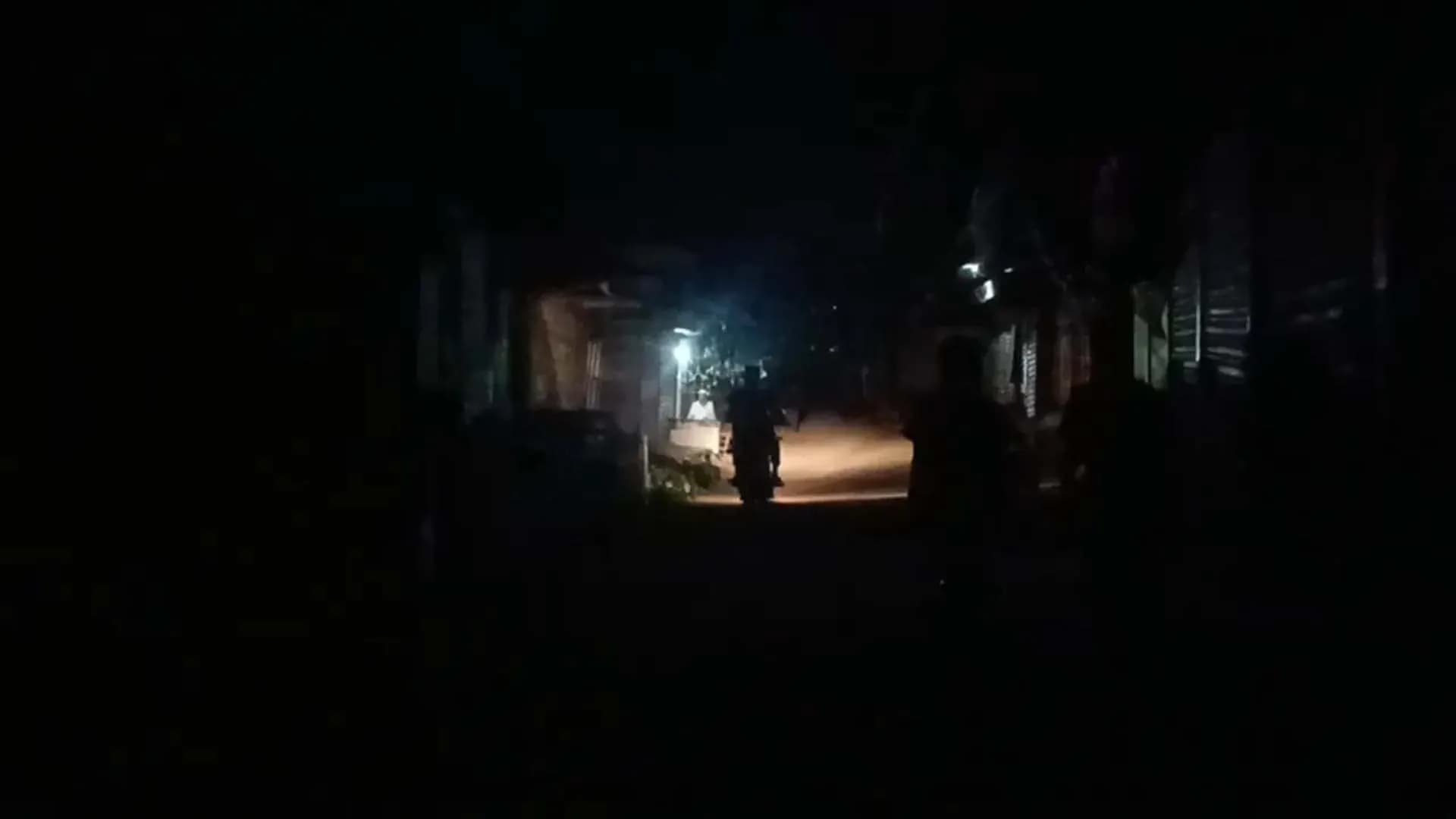 সাবমেরিন ক্যাবলে ত্রুটি, ৪ দিন ধরে অন্ধকারে ১৭ ইউনিয়ন