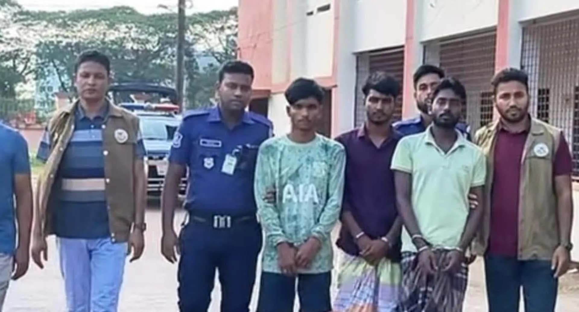 কলাপাড়ায় সংঘবদ্ধ ডাকা‌তি ও গণধর্ষণের ঘটনায় গ্রেপ্তার-৩ 