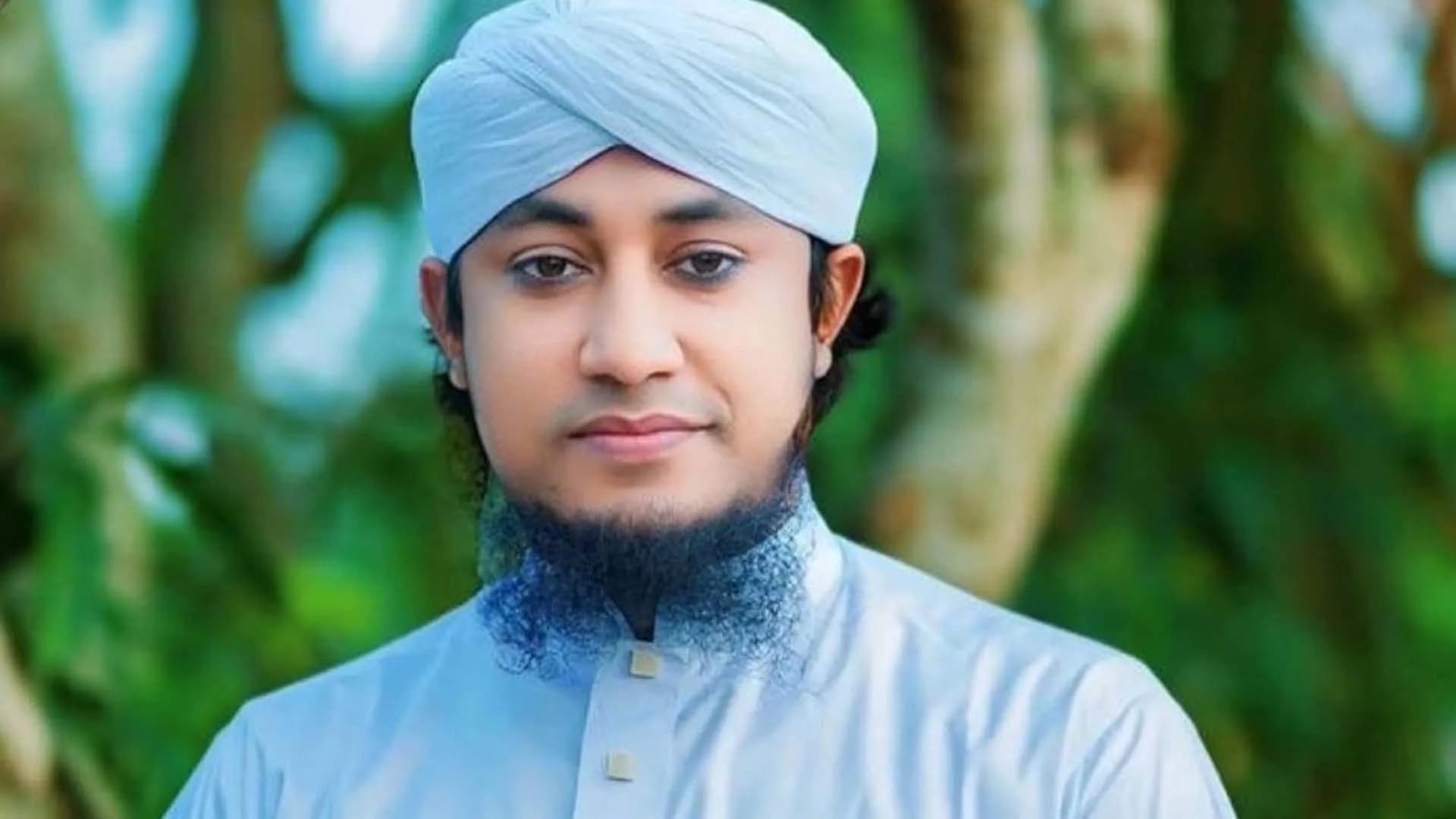 আলোচিত বক্তা তাহেরীর নামে মামলা