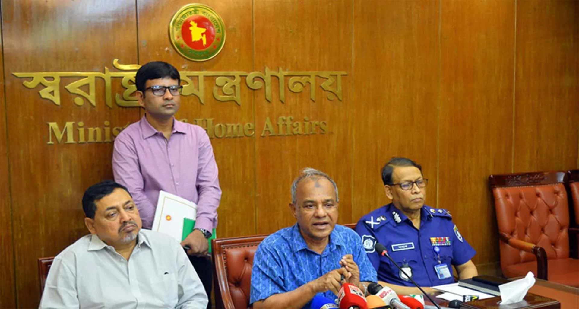 যাবজ্জীবন কারাদণ্ডের মেয়াদ কমানোর চিন্তাভাবনা করছে সরকার: স্বরাষ্ট্র উপদেষ্টা