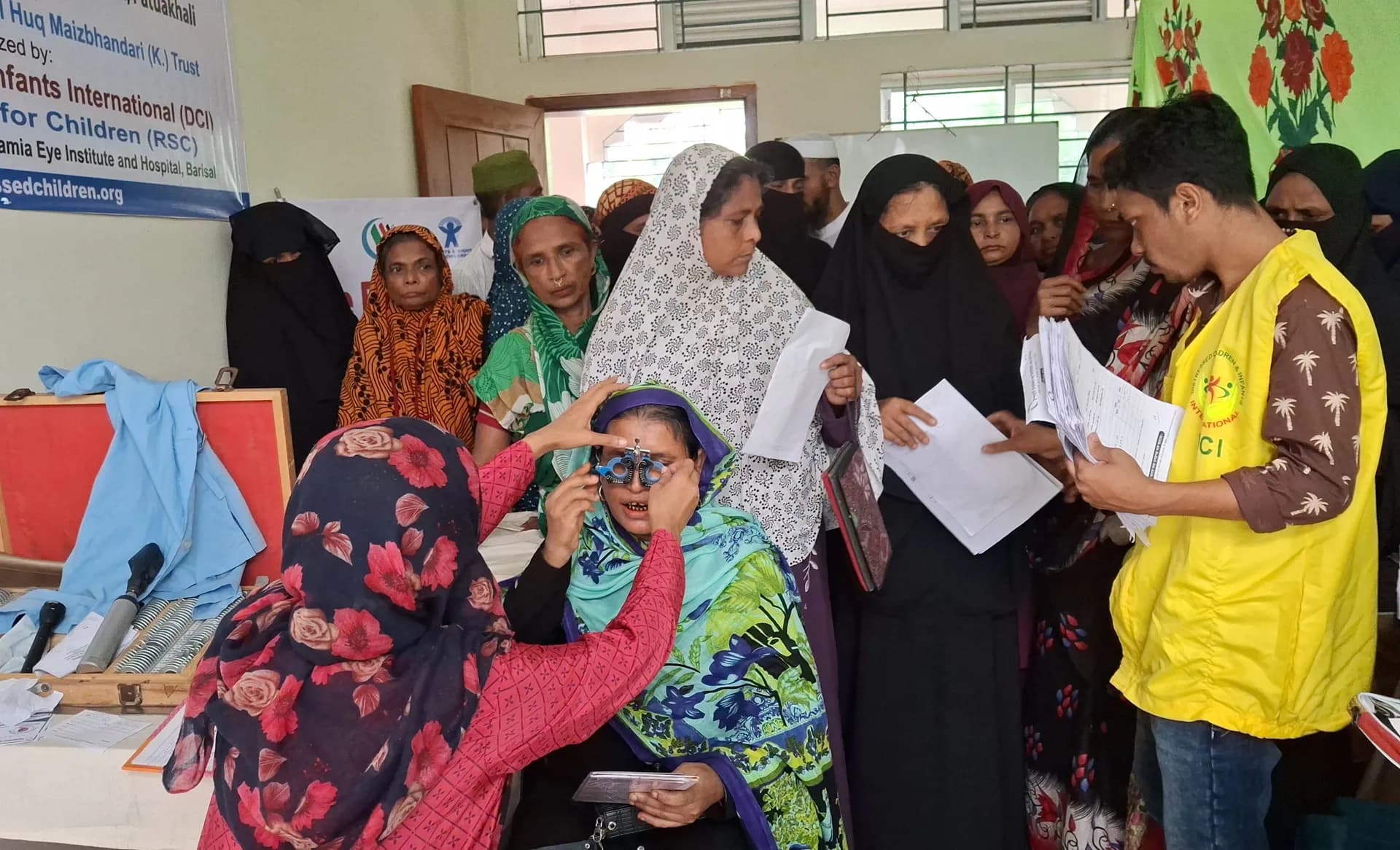 বাউফলে সুবিধাবঞ্চিত মানুষের জন্য বিনামূল্যে চক্ষু ক্যাম্প 
