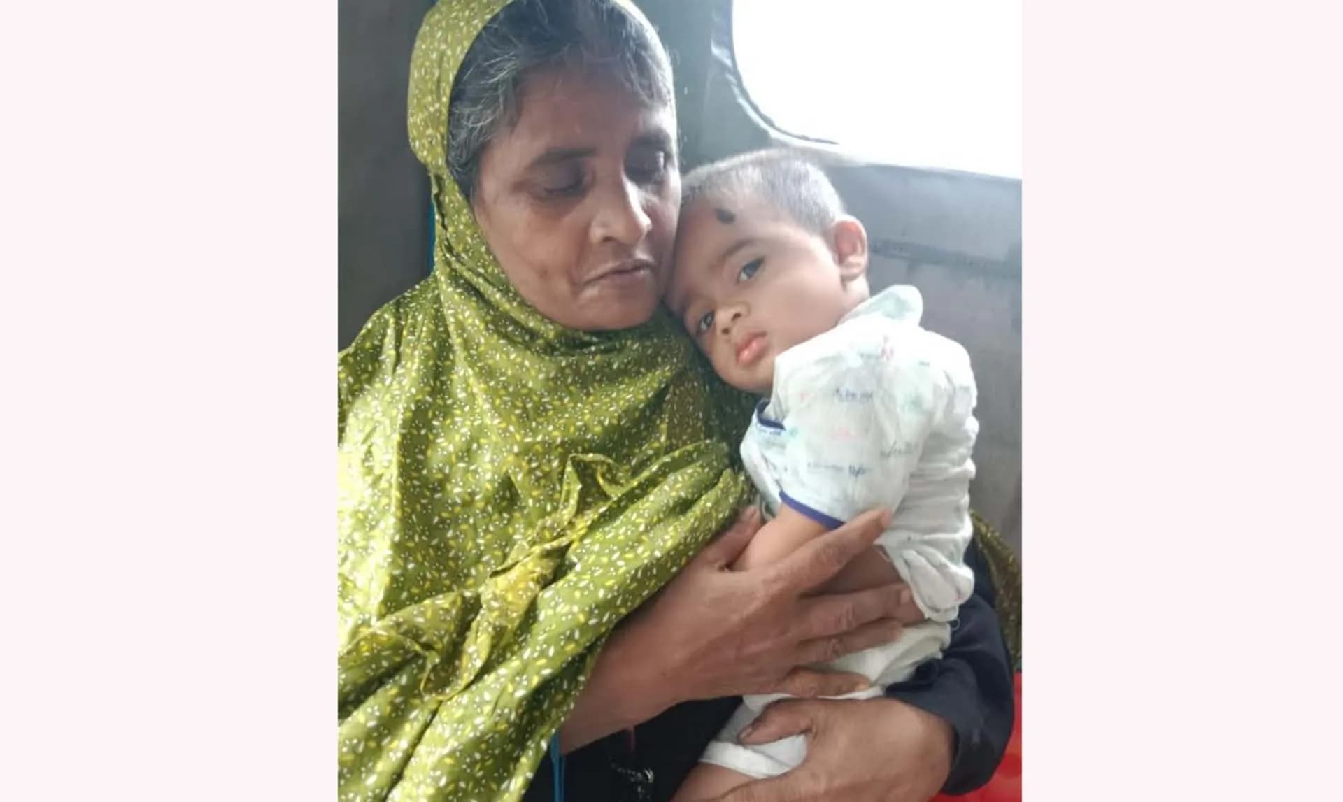 মির্জাগঞ্জে নয় মাসের নাতিকে নিয়ে বিপাকে ভানু বেগম 