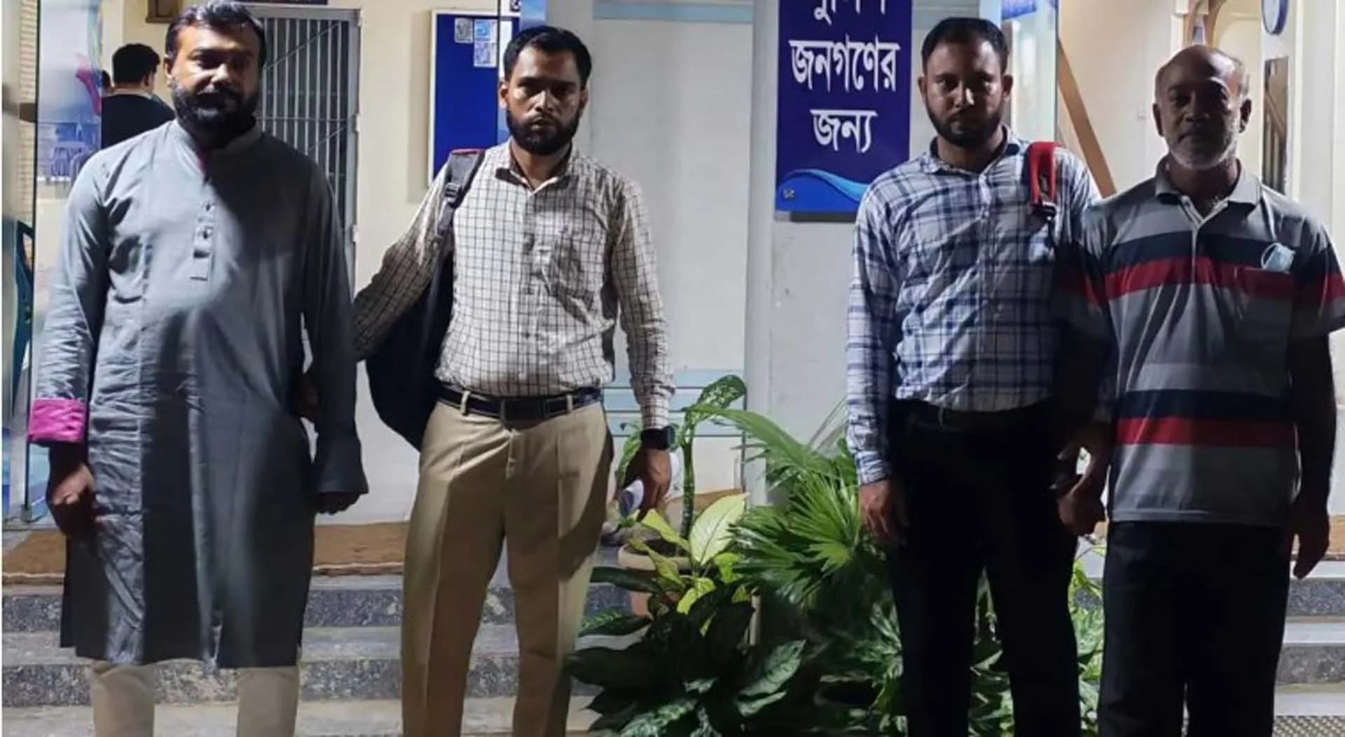 সাবেক মন্ত্রী সাইফুজ্জামানের শিল্প গ্রুপের দুই কর্মকর্তা গ্রেপ্তার 