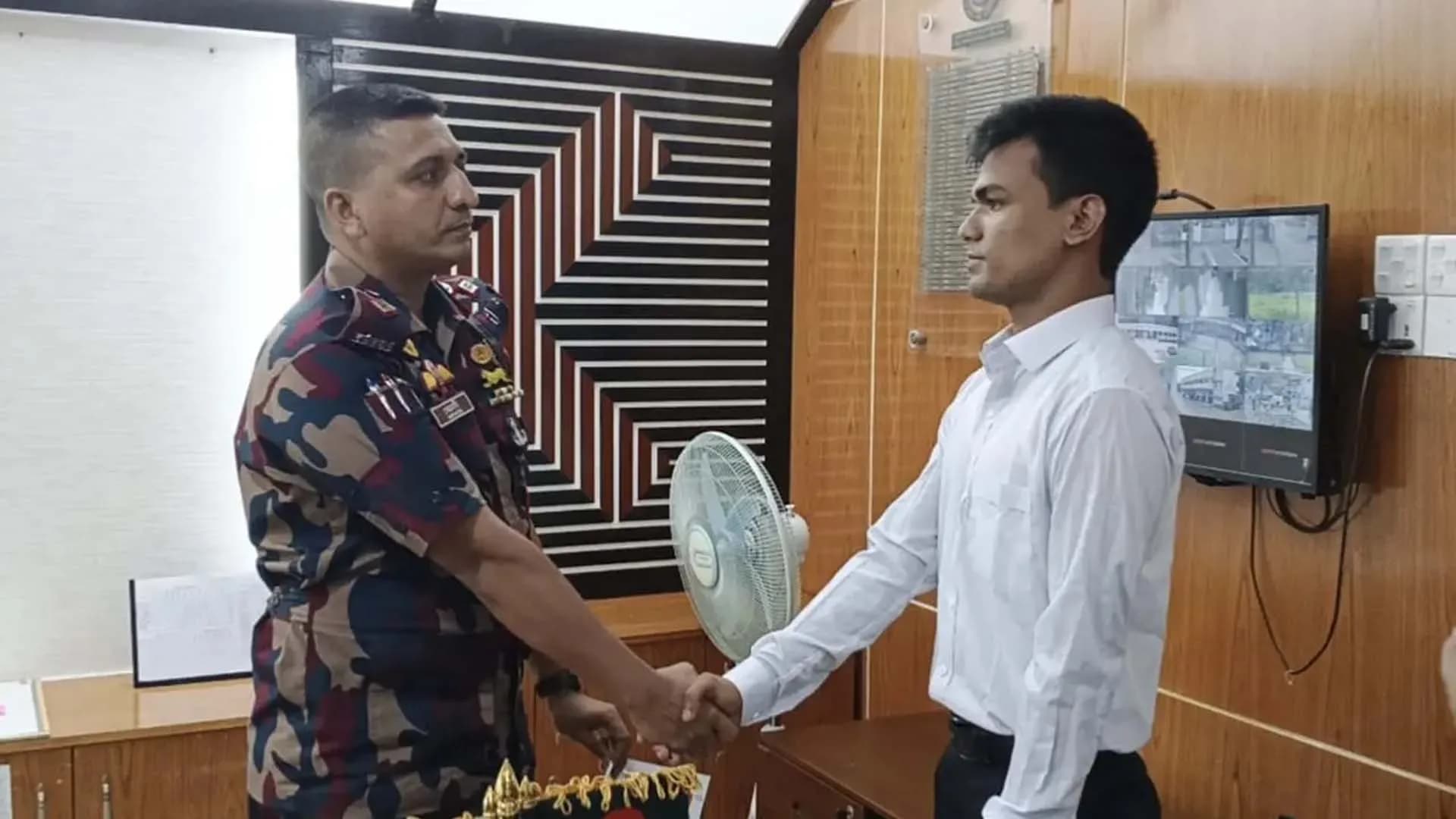 বিজিবিতে চাকরি পেলেন সেই ফেলানীর ভাই