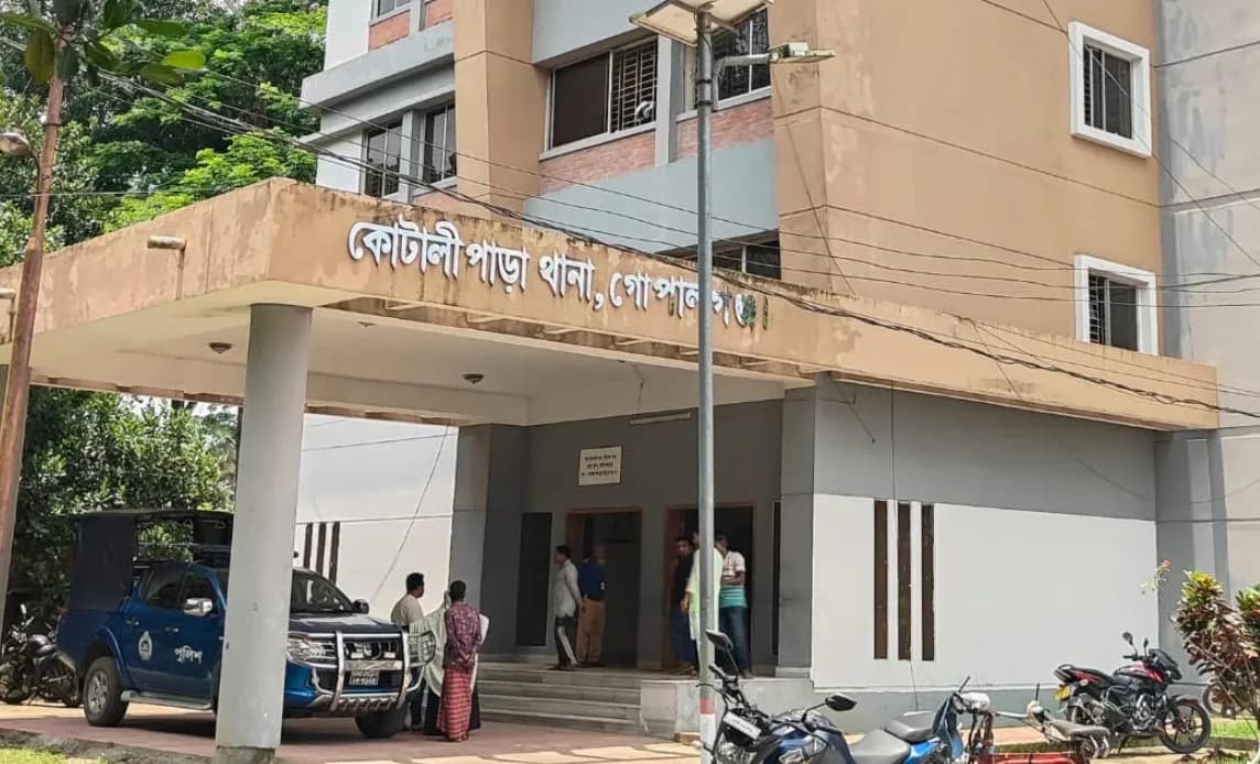 কোটালীপাড়ায় গায়ে আগুন দিয়ে গৃহবধূর আত্মহত্যা