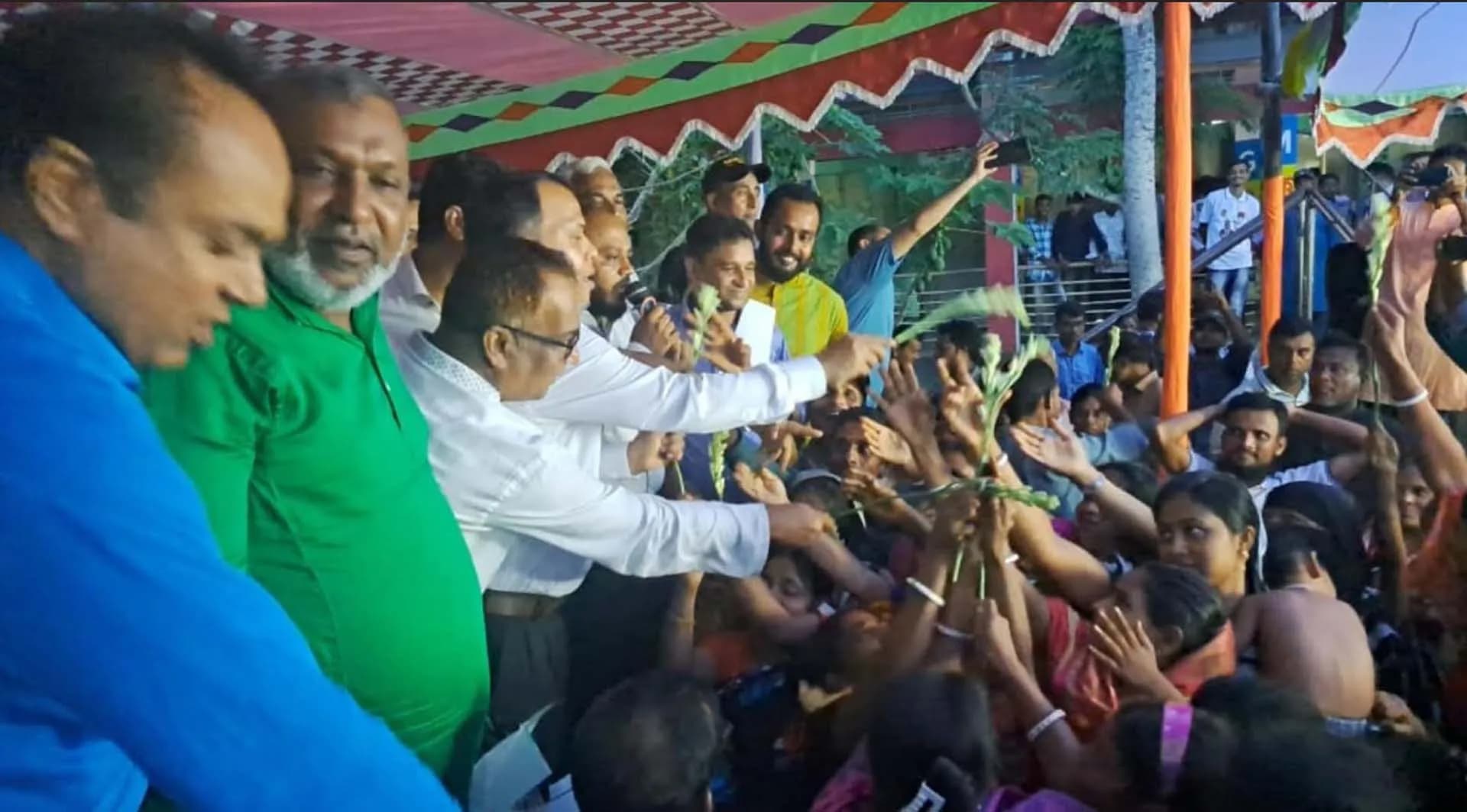 ঝালকাঠিতে বিএনপিতে যোগ দিলেন ৫ শতাধিক সনাতন ধর্মাবলম্বী 