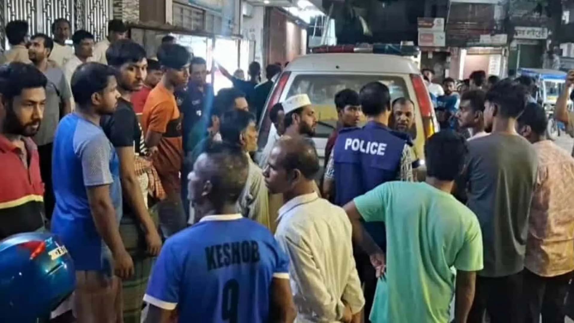 ব্যাংকের টয়লেটে মিলল পরিচ্ছন্নতা কর্মীর মরদেহ