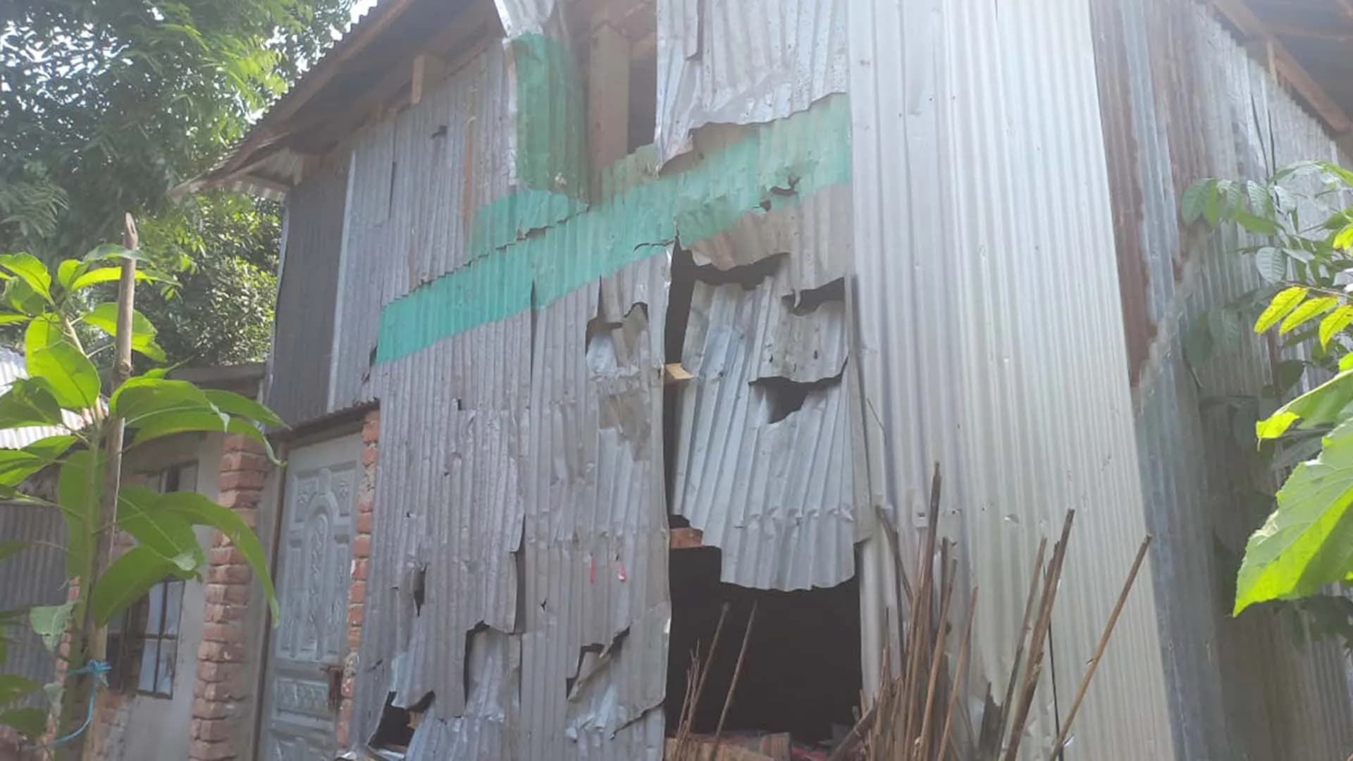 মসজিদের চাবি নিয়ে বিরোধে সংঘর্ষ, বাড়িঘর ভাঙচুর আহত ৩৬