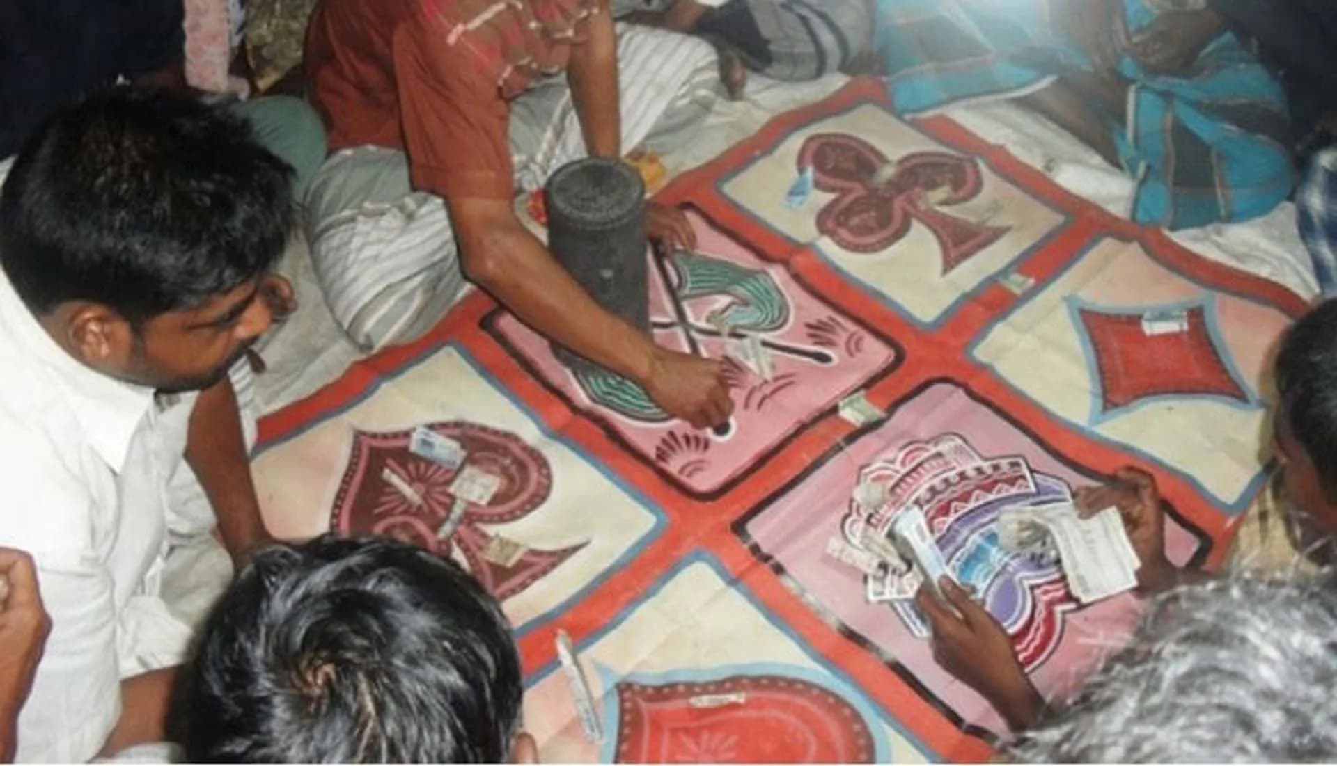 অনলাইন জুয়ার ছোবলে বেনাপোল-শার্শায় হারিয়ে যাচ্ছে যুবসমাজ, সর্বশান্ত হচ্ছে বিভিন্ন পেশার মানুষ