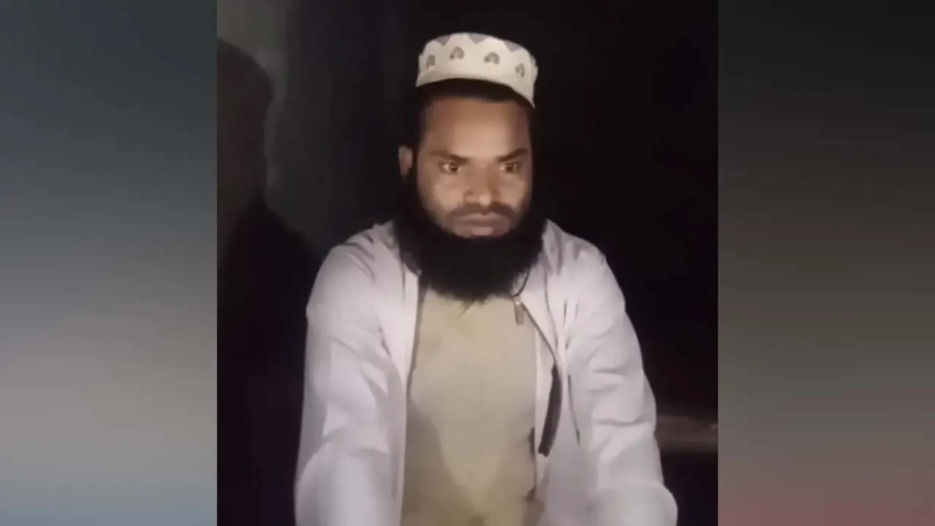 ধর্ষণচেষ্টার অভিযোগে মাদ্রাসা প্রধানকে আটকে মারধর