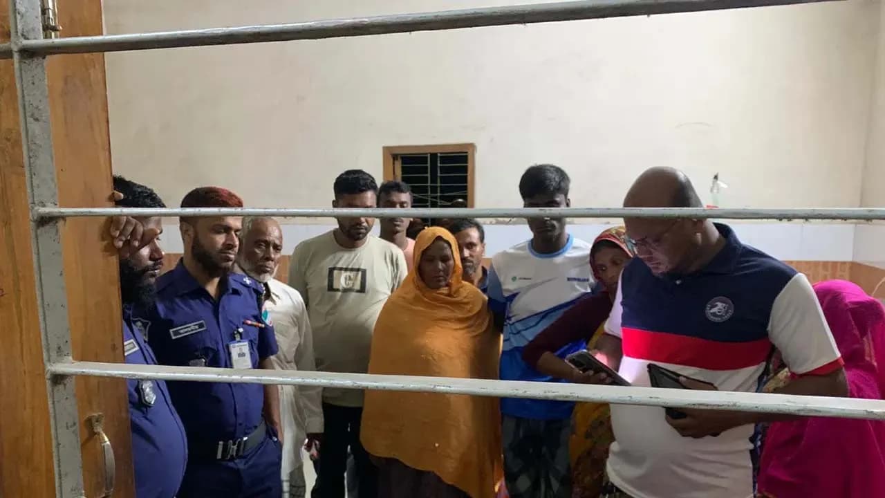 মদ পানে মহাসর্বনাশ, ৬ জনের মৃত্যু
