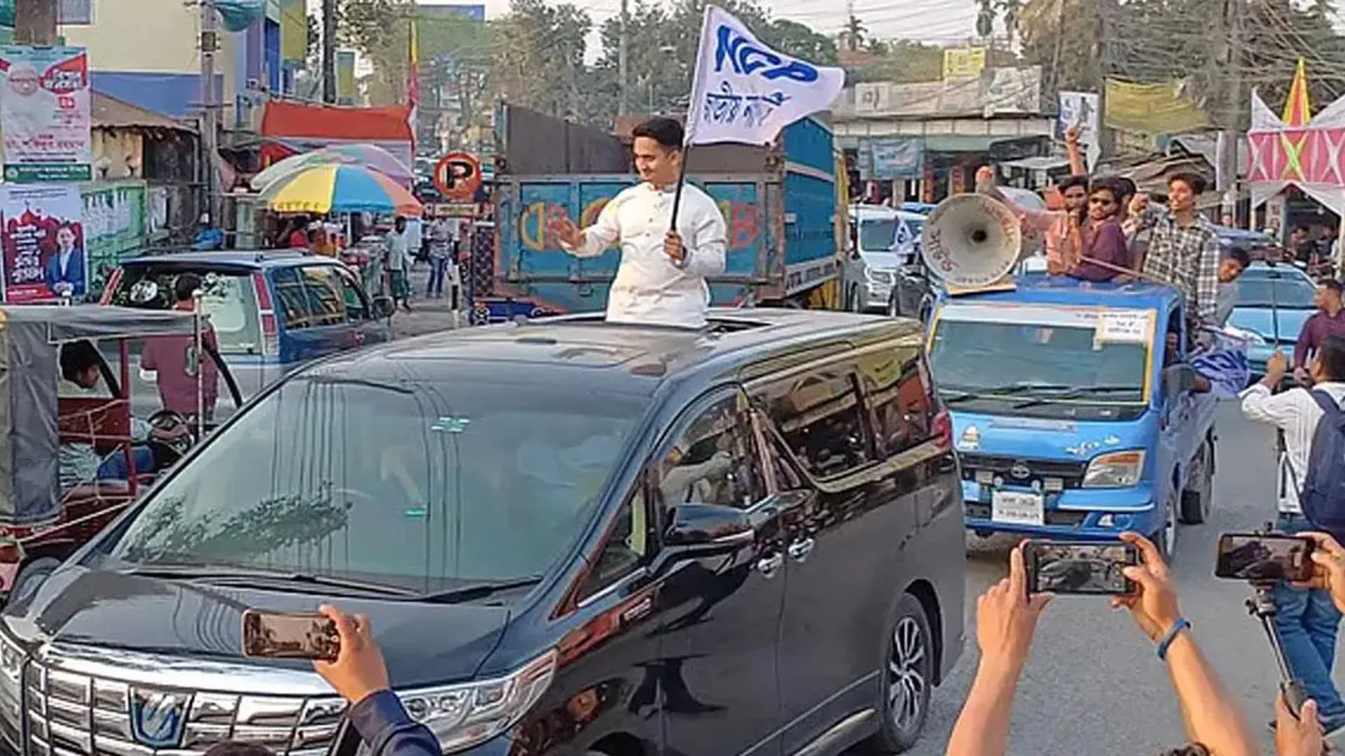 সারজিস আলমের গাড়িবহরে ককটেল হামলা