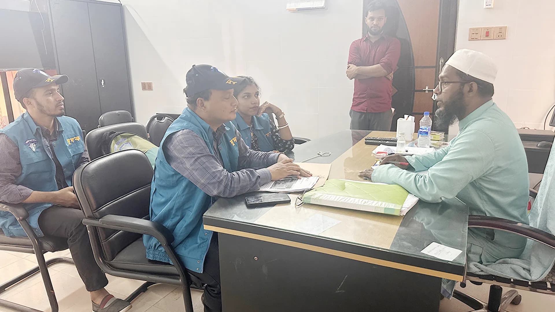 বাউফল উপজেলা স্বাস্থ্য কমপ্লেক্সে ছদ্মবেশে দুদকের অভিযান