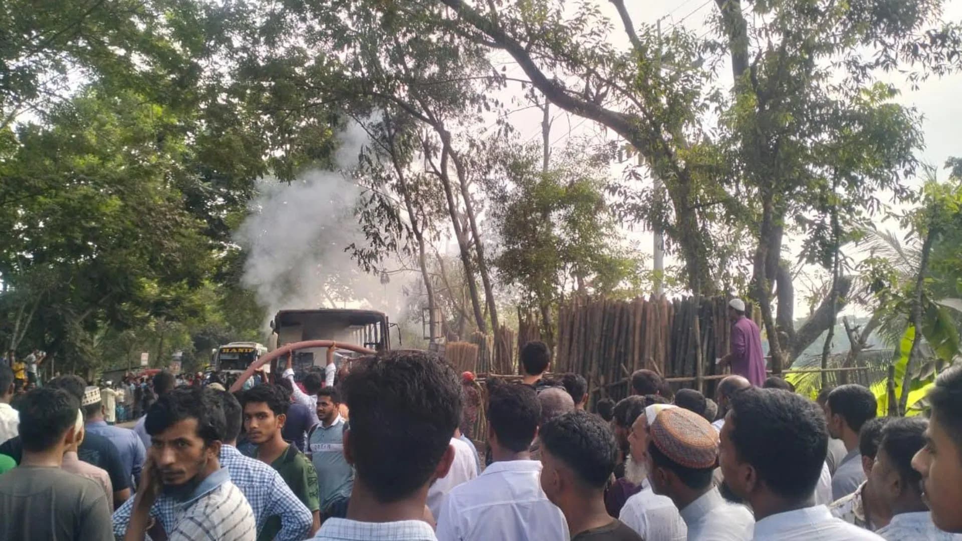 উজিরপুরে চলন্ত বিআরটিসি বাসে অগ্নিকাণ্ড, অল্পের জন্য রক্ষা পেলেন যাত্রীরা