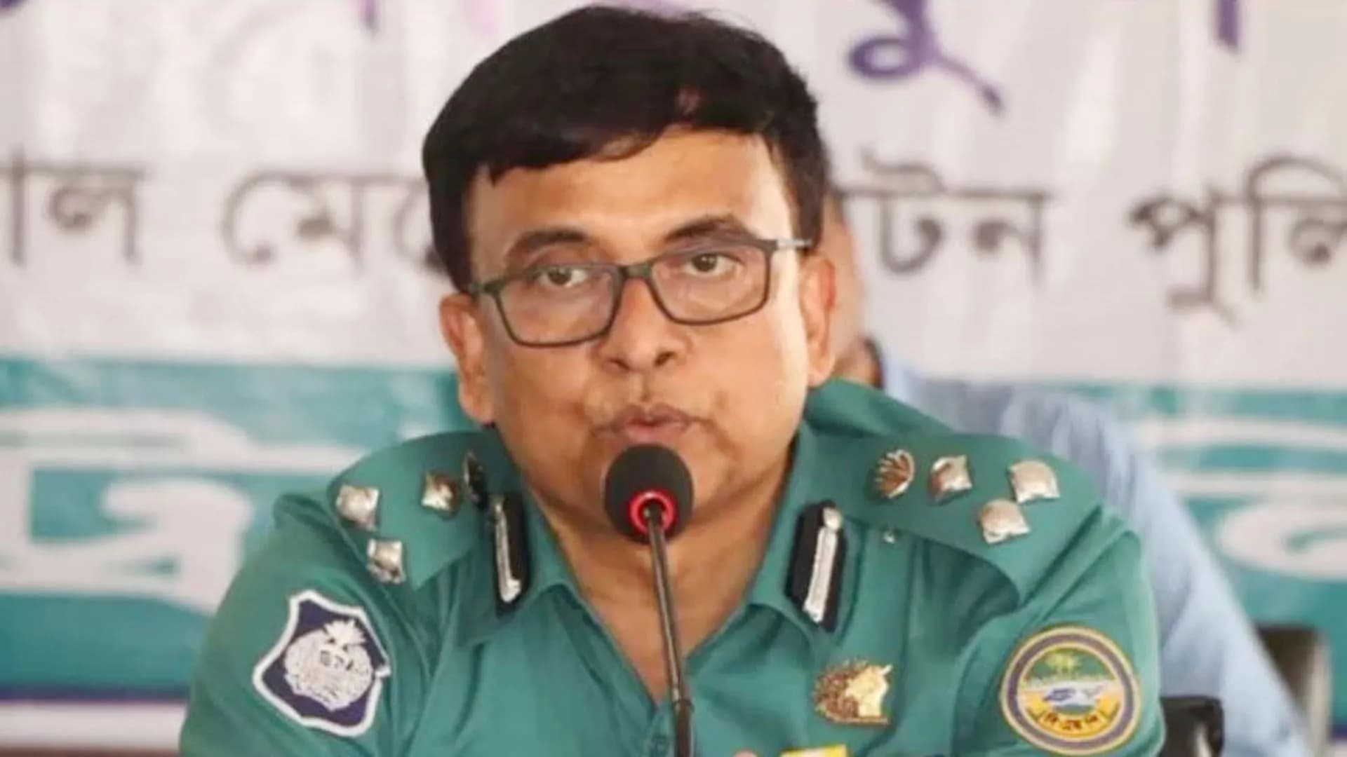 বরিশালের সাবেক পুলিশ কমিশনার সাইফুল ট্রাইব্যুনালে হাজির