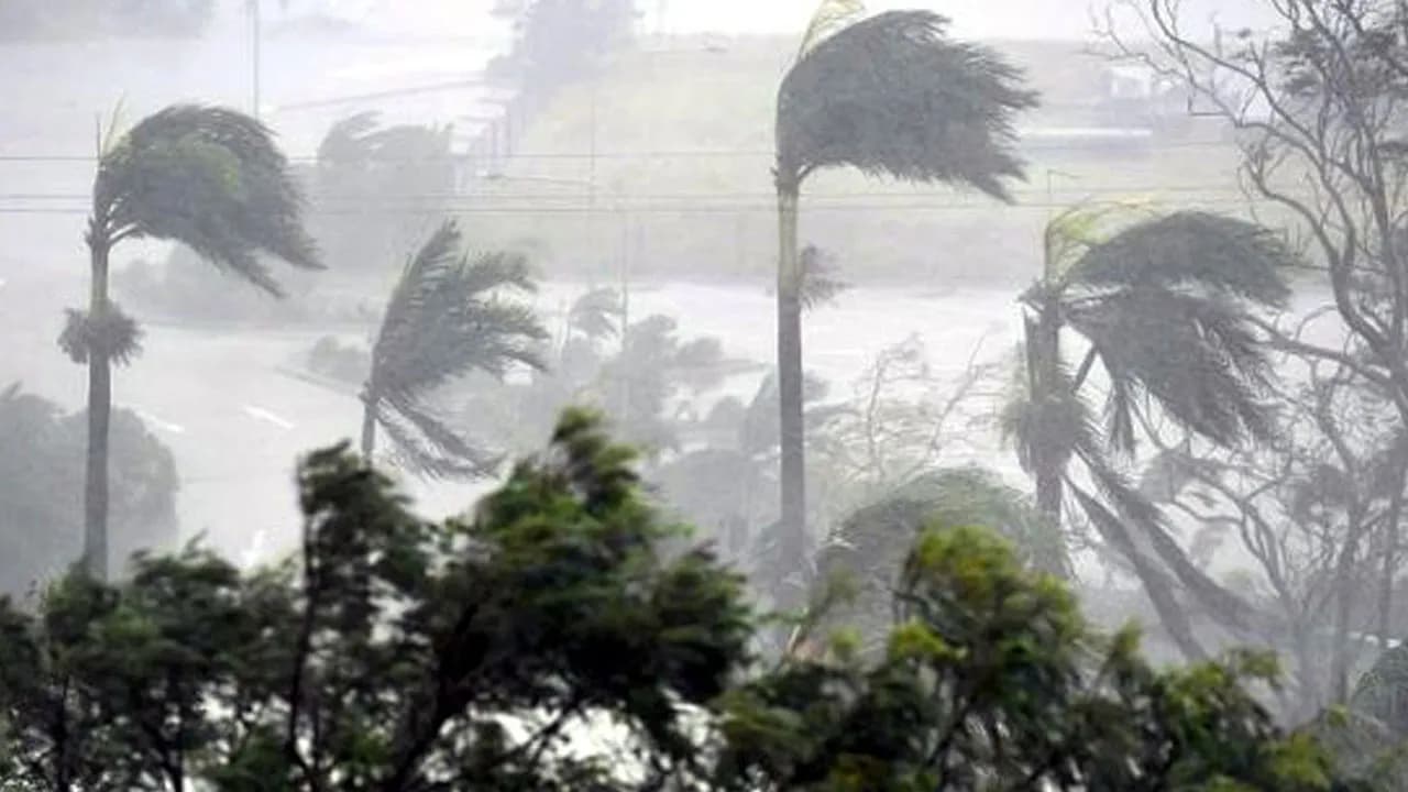 সকালের মধ্যে বরিশাল-পটুয়াখালীসহ ১১ অঞ্চলে ঝড়ের আভাস
