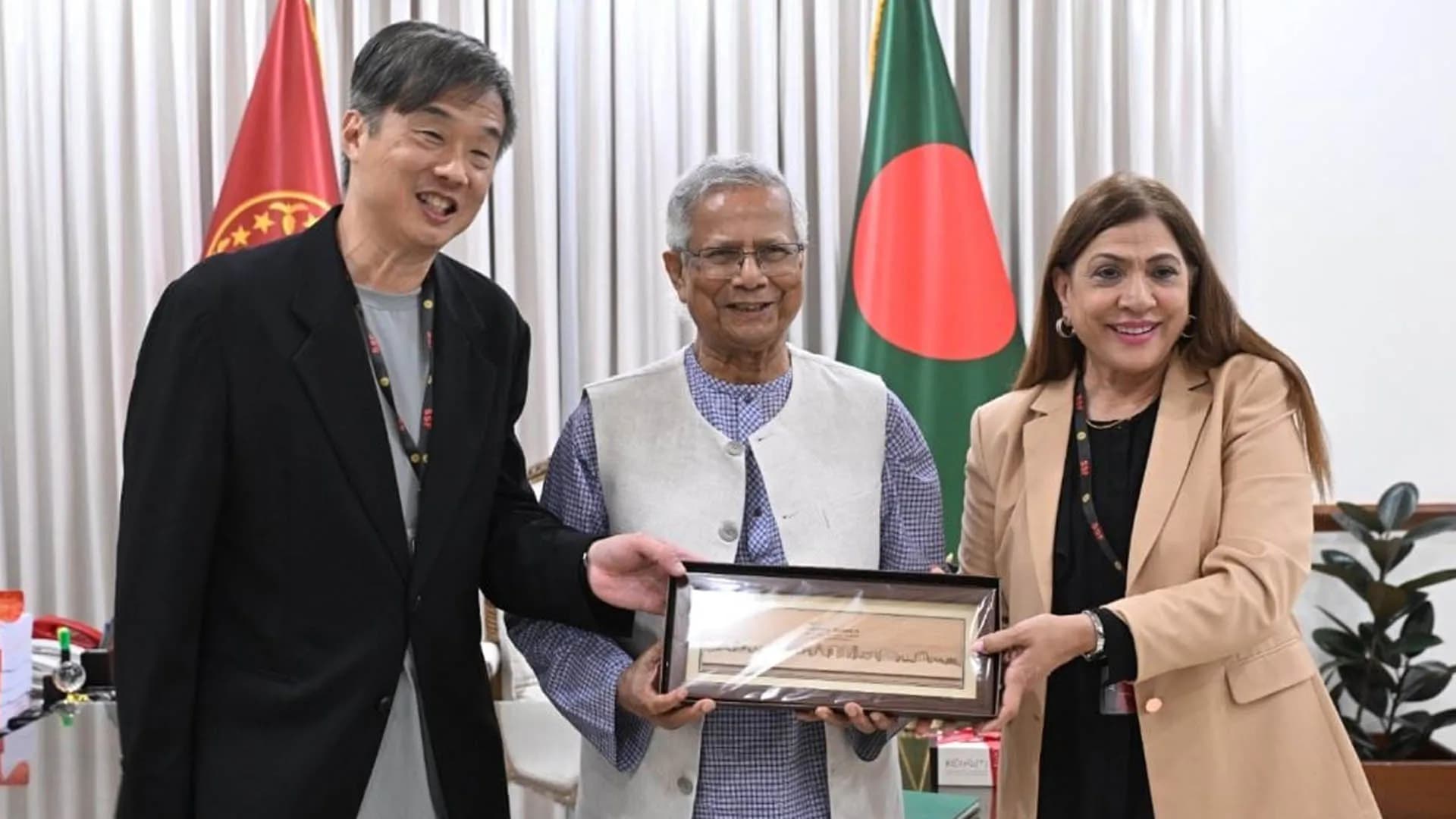 ক্যানসার নিয়ে সচেতনতা বাড়ানোর আহ্বান প্রধান উপদেষ্টার