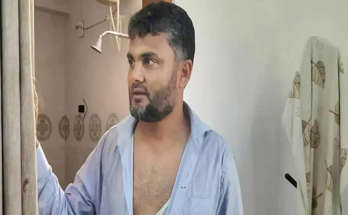 ঝিনাইদহে যুবলীগ সভাপতিকে গণপিটুনির পর পুলিশে সোপর্দ